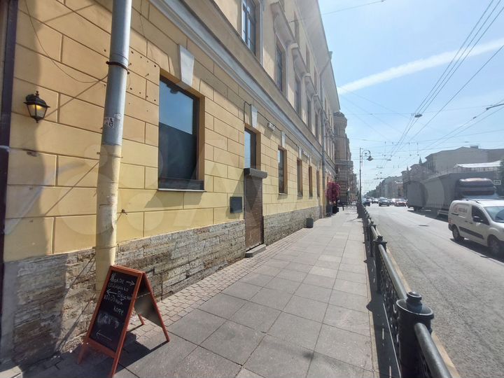 Торговое с ремонтом на трафике, можем делить 116м²