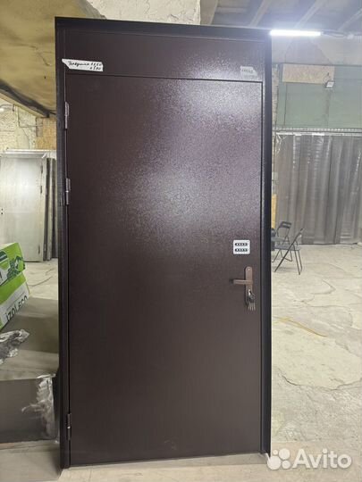 Дверь входная тамбурная на заказ
