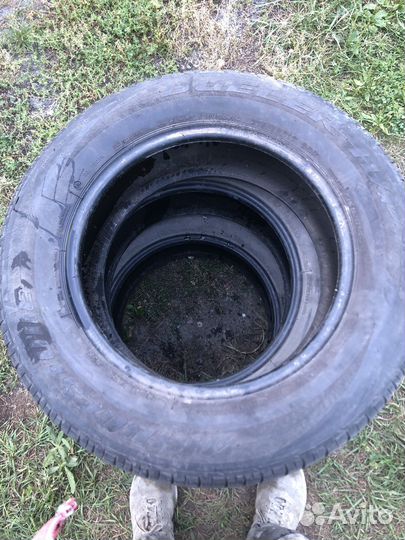 Bridgestone Dueler H/P 215/65 R16