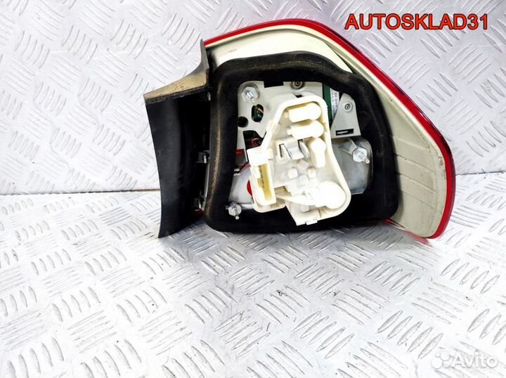 Фонарь задний наружный левый BMW E90 63217154153