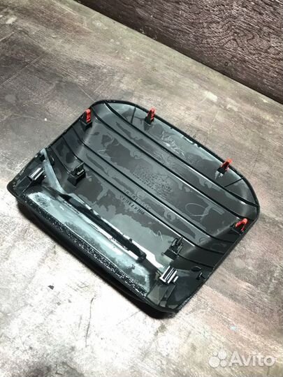 Накладка панели центральной Mitsubishi Space Wagon