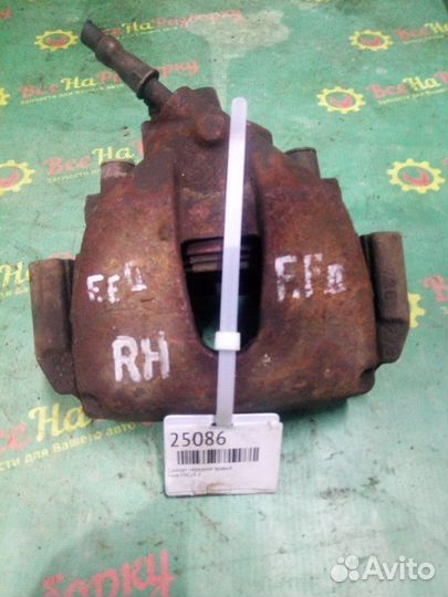 Суппорт передний правый Ford Focus 2