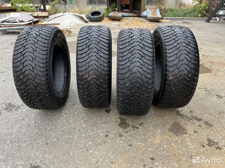 Nokian Tyres Hakkapeliitta 8 SUV 285/60 R18 116T