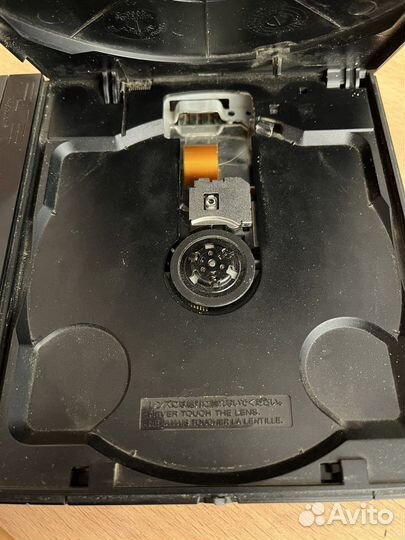 Продам Sony playstation 2 (требует ремонта)