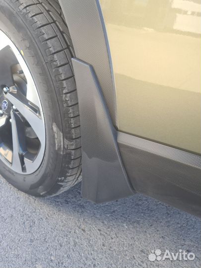 Правый брызговик Subaru Forester SK