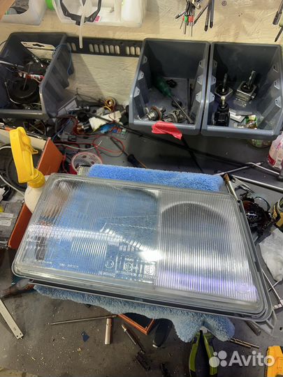 Стекло фары правое мерседес w124