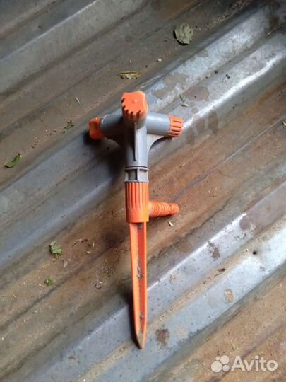 Разбрызгиватель для полива