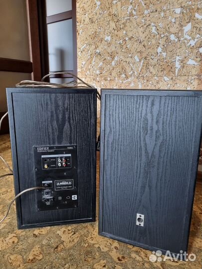 Колонки Edifier R2800