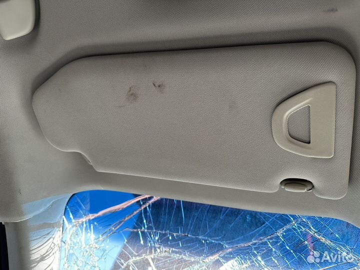 Infiniti QX70 Козырек левый