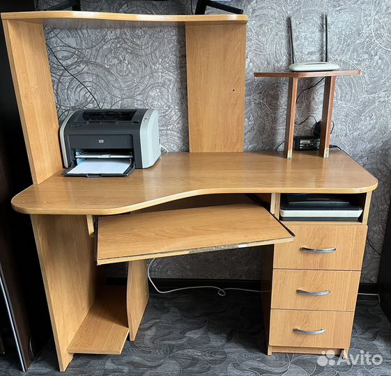 Компьютерный стол
