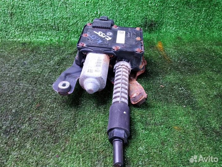 Блок управления парковочным тормозом Opel Astra J