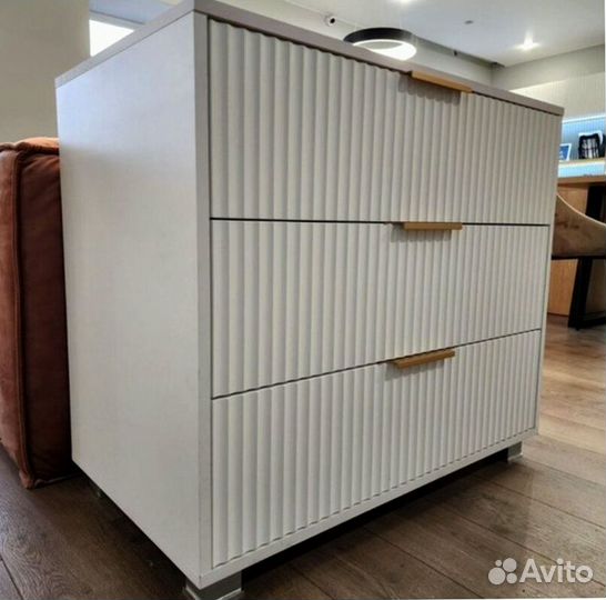 Дизайнерский шкаф