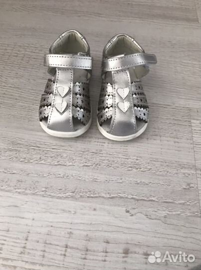 Сандалии для девочки