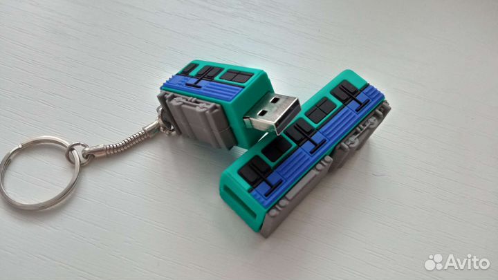 USB накопитель поезд метро
