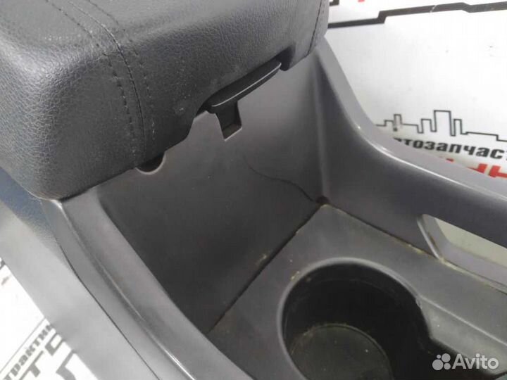 Подлокотник KIA sportage SL черный GE205