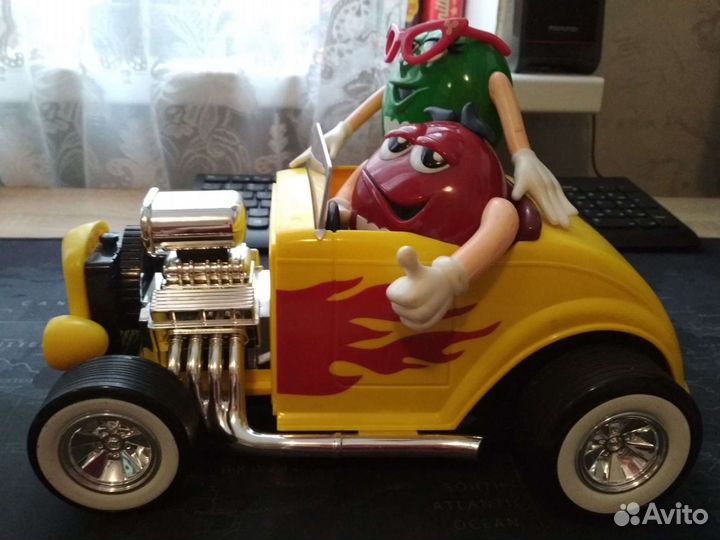 Детская эксклюзивная машинка m&ms