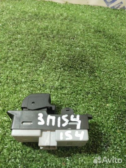 Кнопка стеклоподъемника задняя правая Great Wall