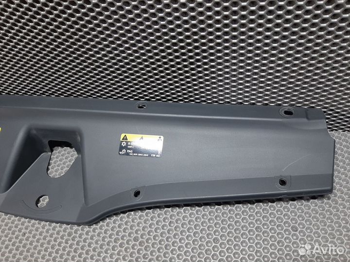 Накладка замка капота Skoda Octavia A8