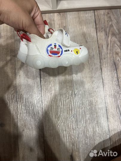 Кроссовки детские