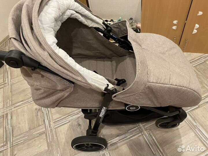 Коляска прогулочная лето-зима