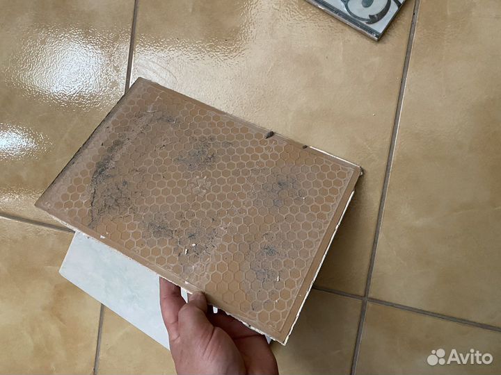 Керамическая плитка настенная бу