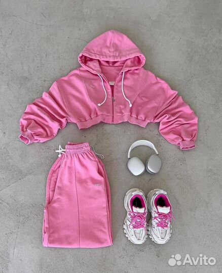 Спортивный костюм