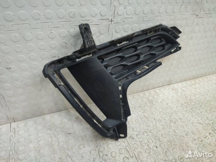 Заглушка бампера передняя левая Kia Carnival 4 KA4