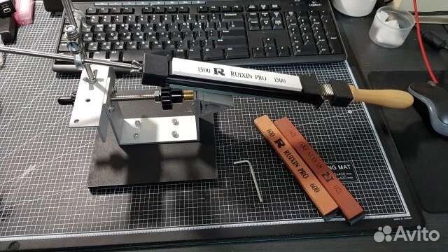 Точилка с поворотным механизмом из металла. 4 камн