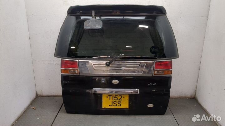 Подсветка номера Nissan Elgrand, 1999