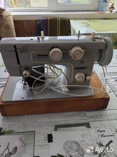 Швейная машина Подольск 142