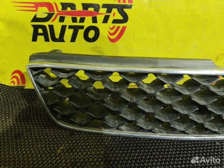 Решетка радиатора Nissan Laurel GC35