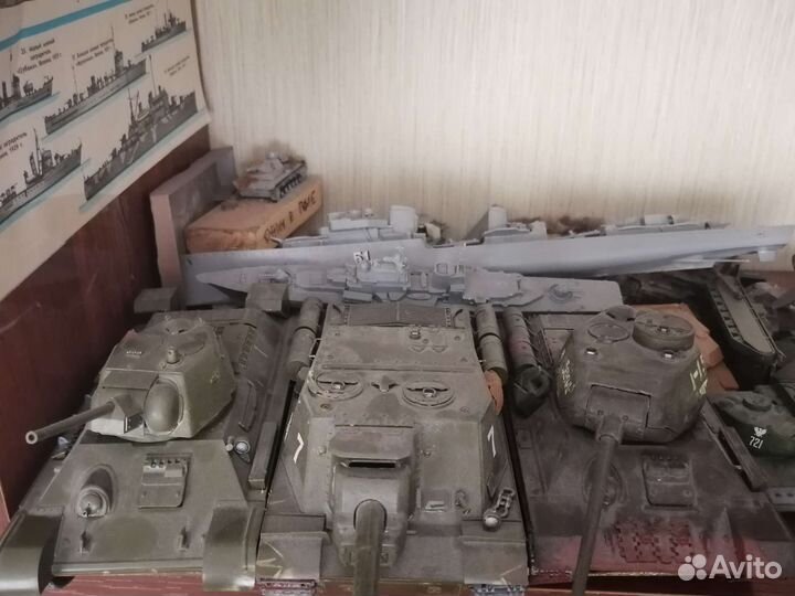 Модели танков, кораблей и самолёта