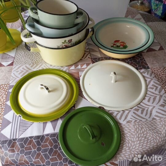 Кастрюли и миски (СССР) эмалированные