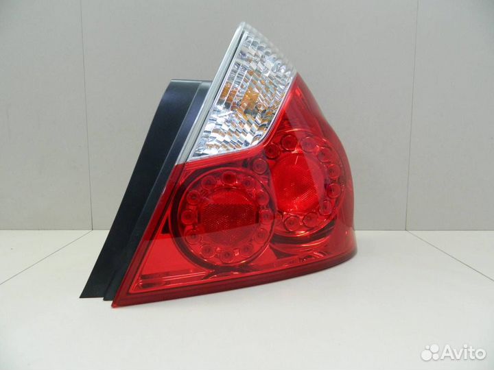 Фонарь задний наружный правый Infiniti M Y50 2005