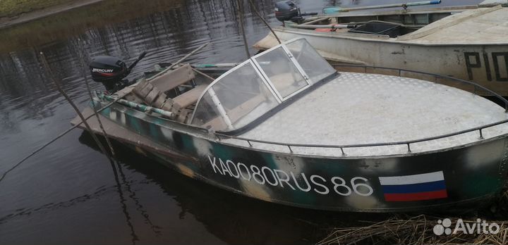 Продам лодку с мотором