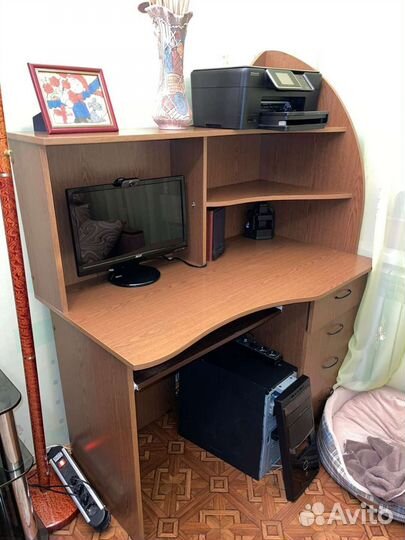 Компьютерный стол
