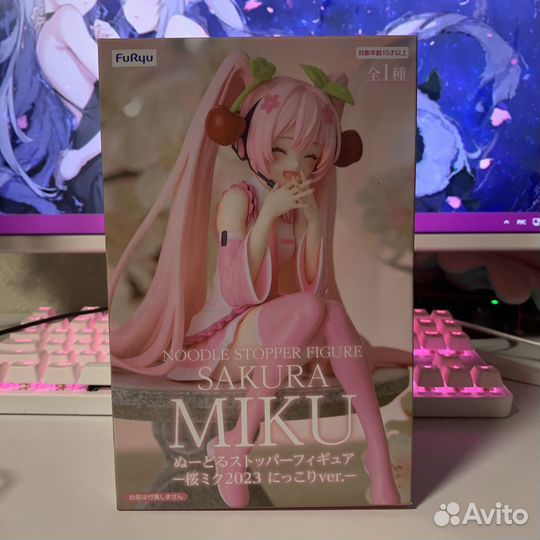 Фигурка Hatsune Miku Sakura stopper 2024