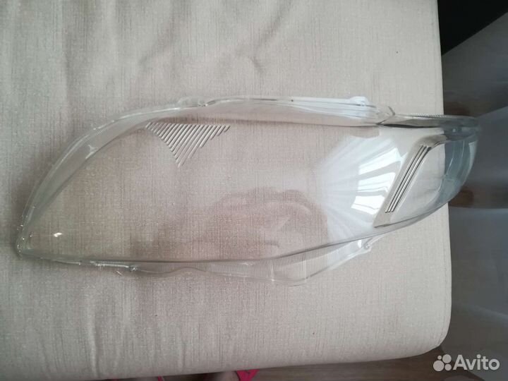 Стекло на фару Toyota Corolla 150