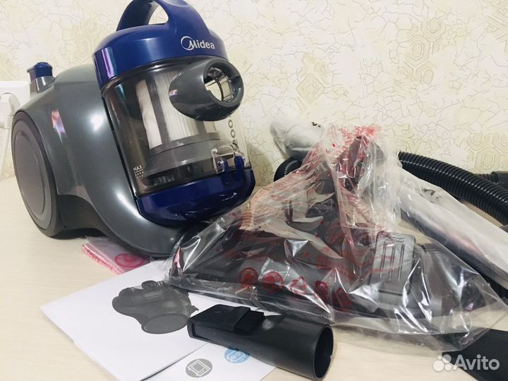 Пылесос Midea, новый