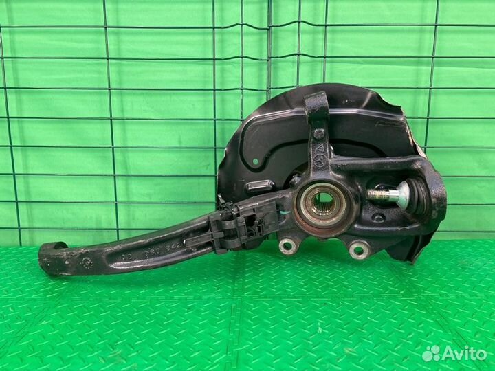 Кулак поворотный левый Mercedes-Benz Ml W164 M272