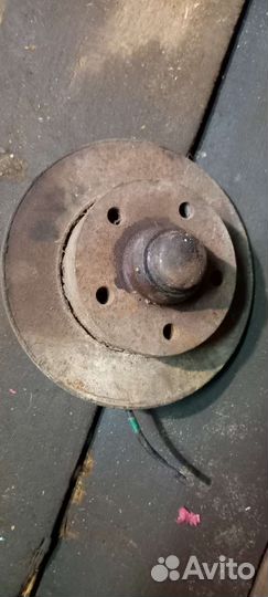 Кулак ступица задняя VW Passat Golf Vento