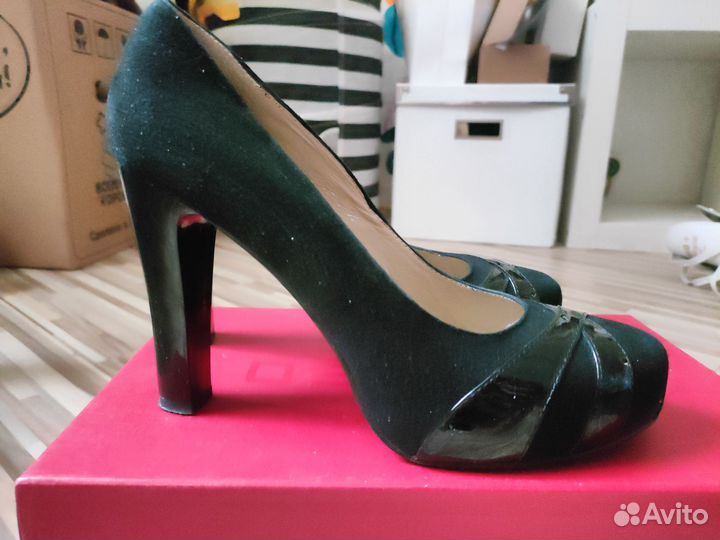 Чёрные замшевые туфли Calipso