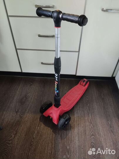 Самокат детский трехколесный