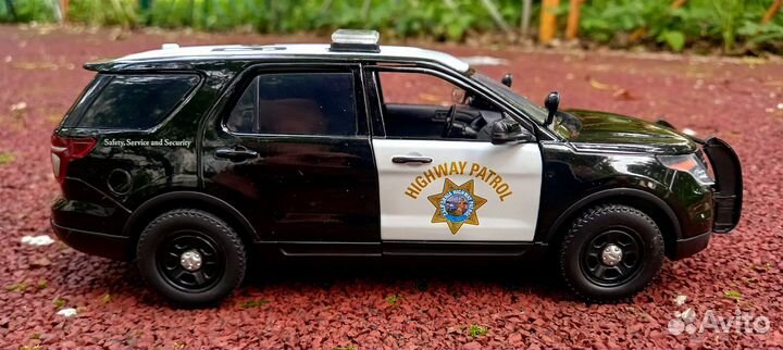 Ford police interceptor utility 1/24