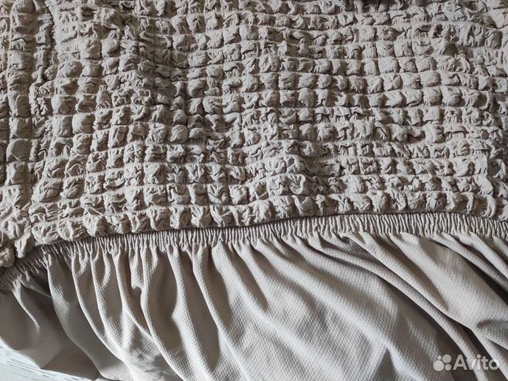 Покрывало на резинке для дивана