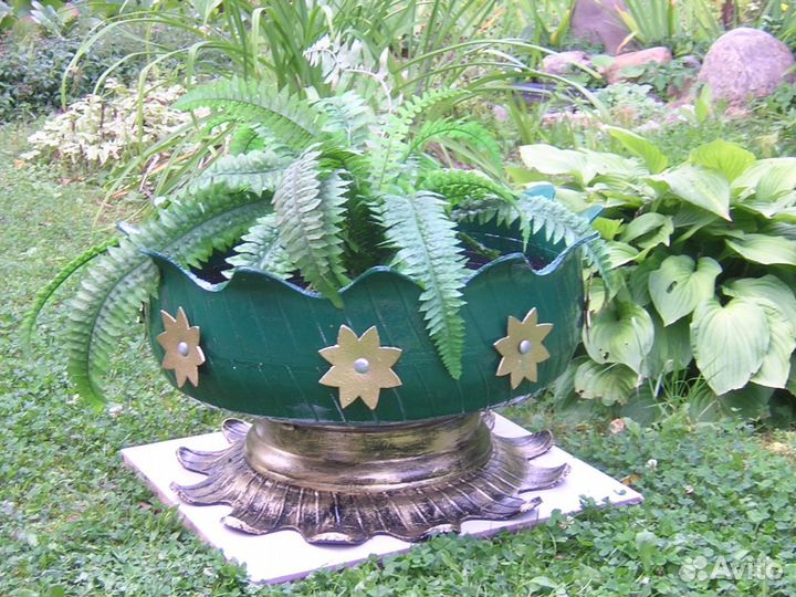 Садовый вазон