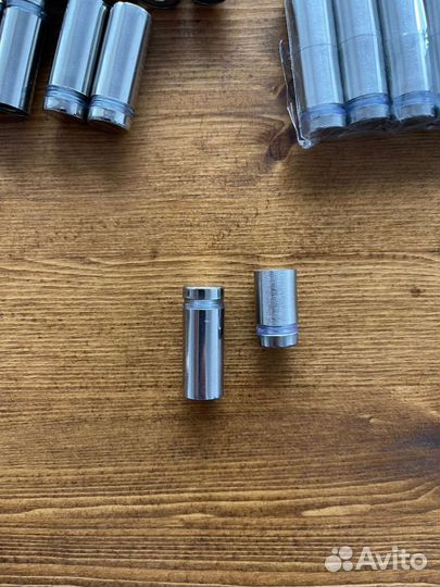 Крепеж для зеркала / картин /рекламных табличек