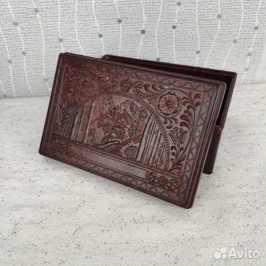 Шкатулки СССР карболит и дерево (цена за обе)