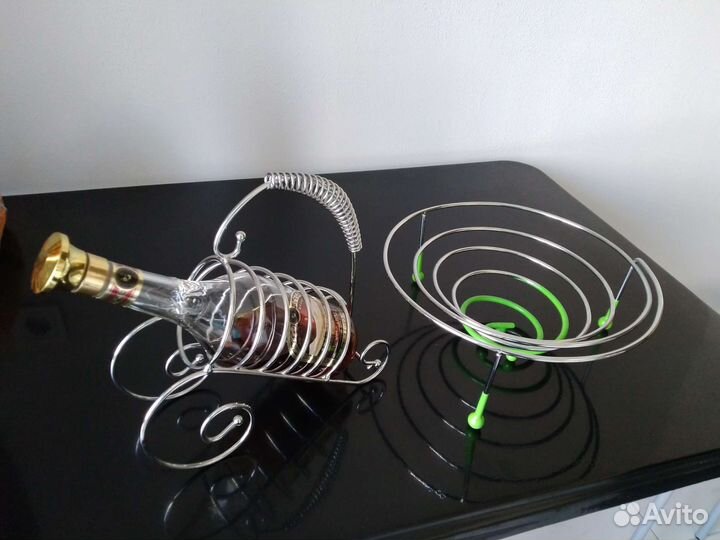 Подставка для бутылки и корзинка для фруктов,новые