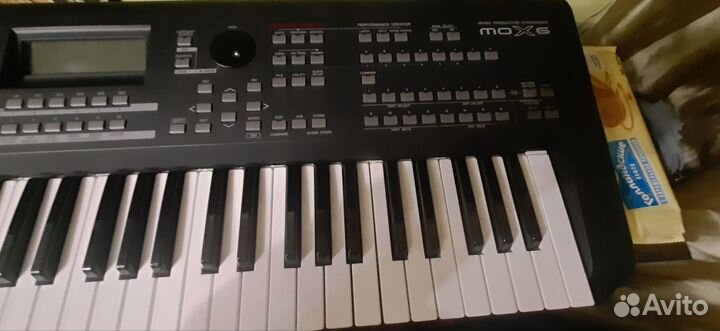 Синтезатор yamaha MOX6